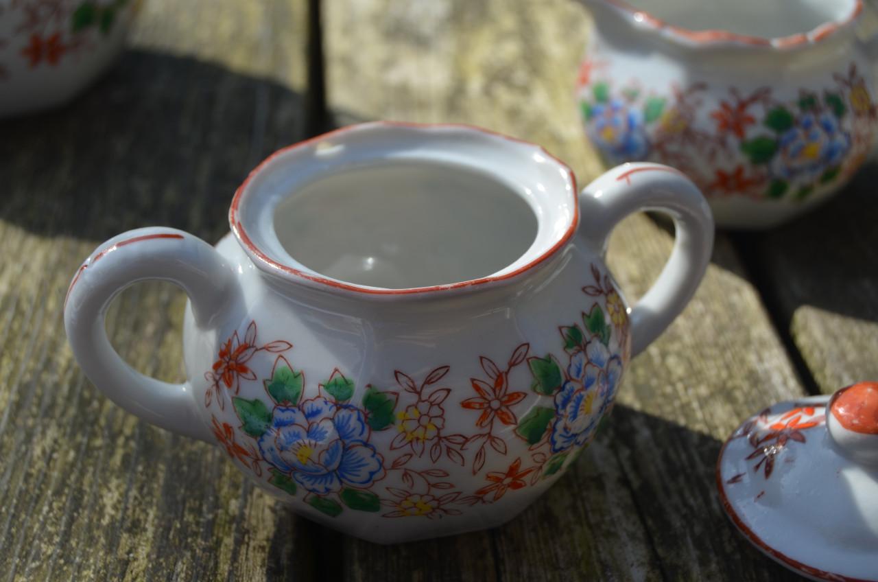 Prachtig kinder/poppenserviesje porselein