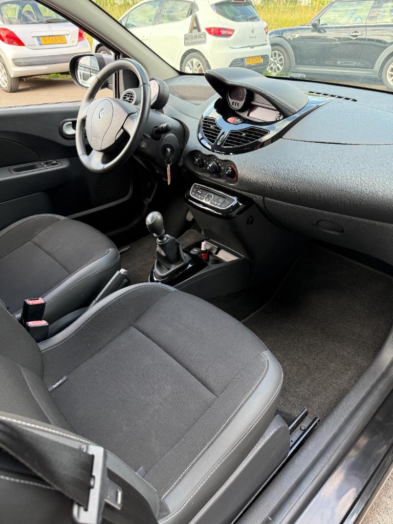 Renault Twingo 1.2-16v night & day - airco - nieuwe distributie
