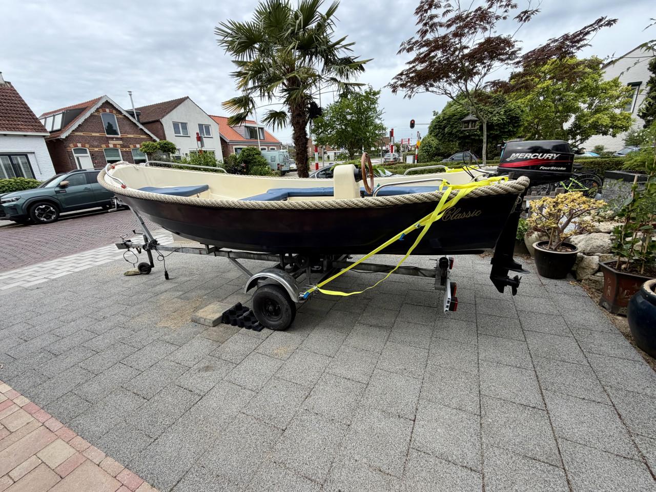 Corsiva 430 met mercury 4 PK en trailer