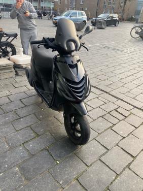 Piaggio zip 4t