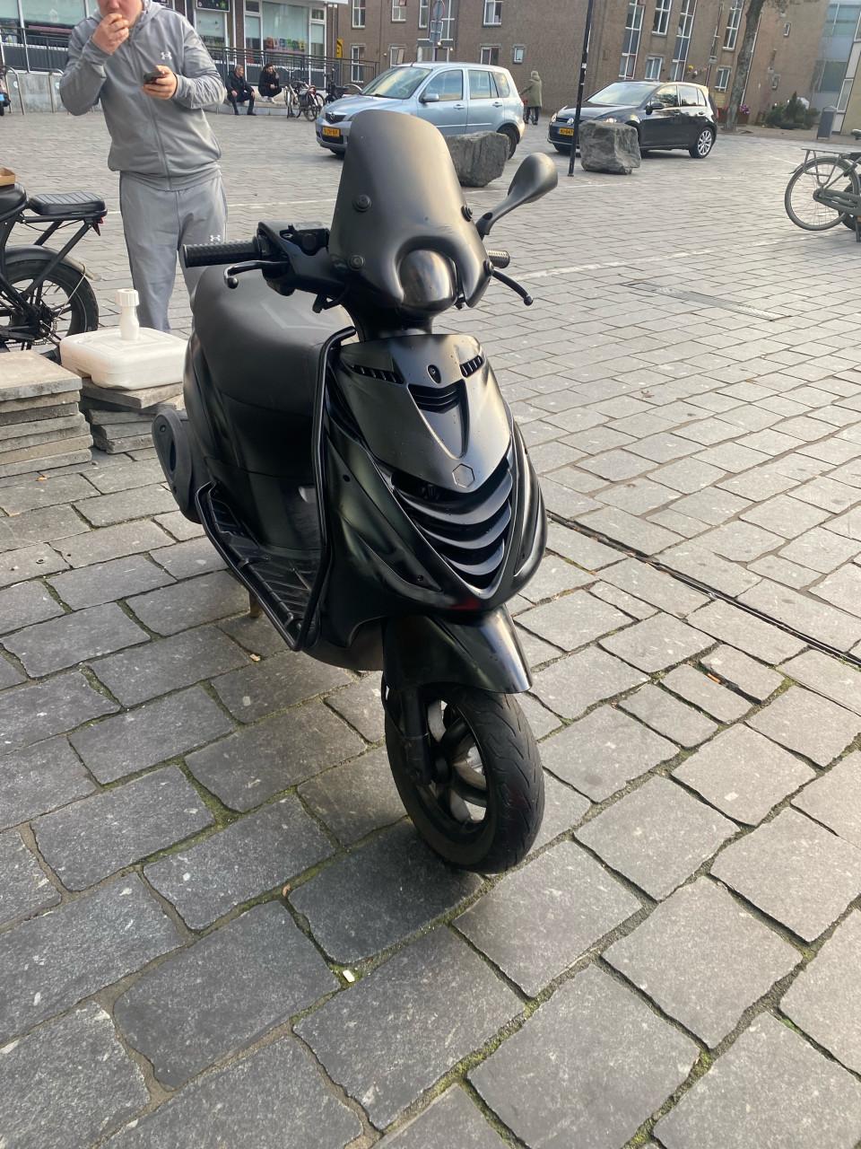 Piaggio zip 4t