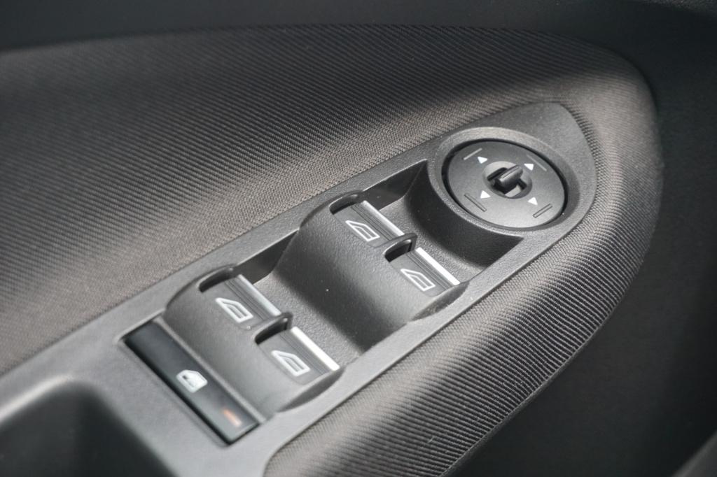 Ford C-max 1.0 trend 1e eigenaar - airco / cruise / elektr. ramen / parkeer