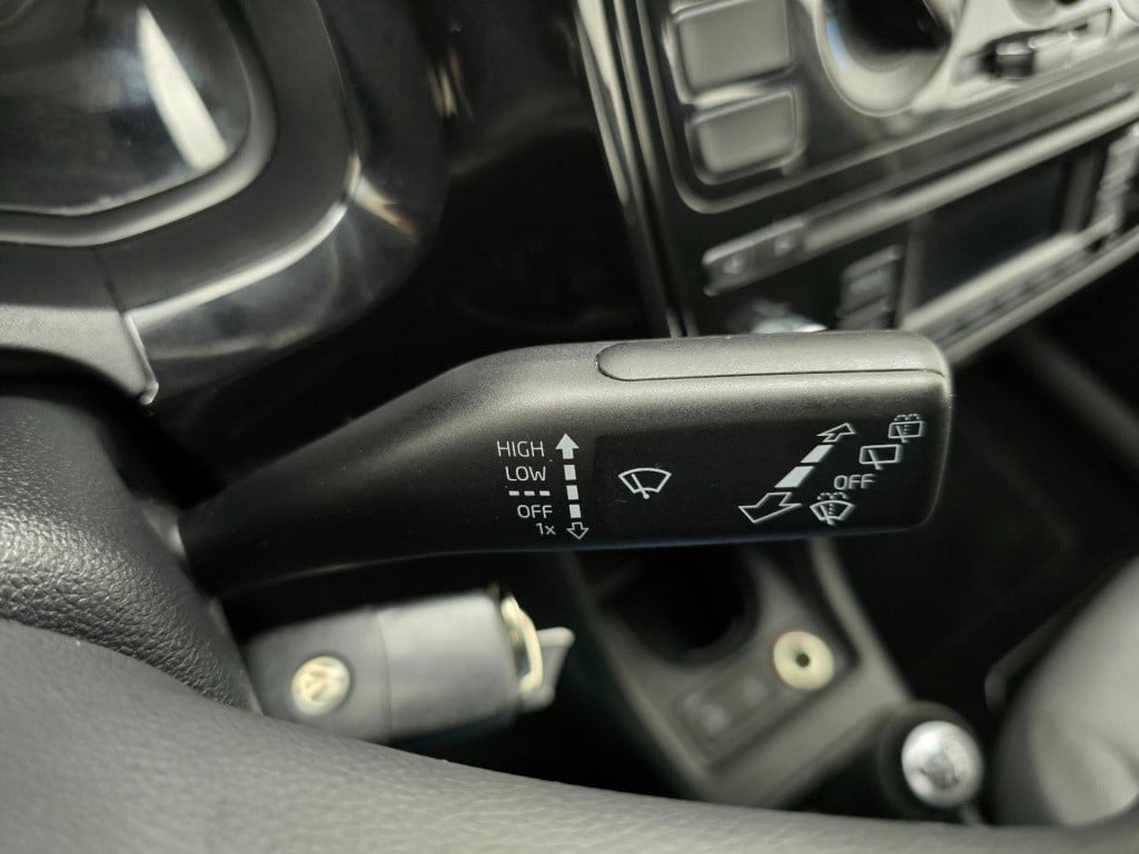 Volkswagen UP! occasion 1.0 move up! bluemotion met airco en navigatie | tw
