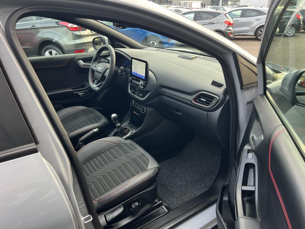 Ford Puma 1.0i ecoboost hybrid 155pk st-line x , pano dak , 19 inch , winte