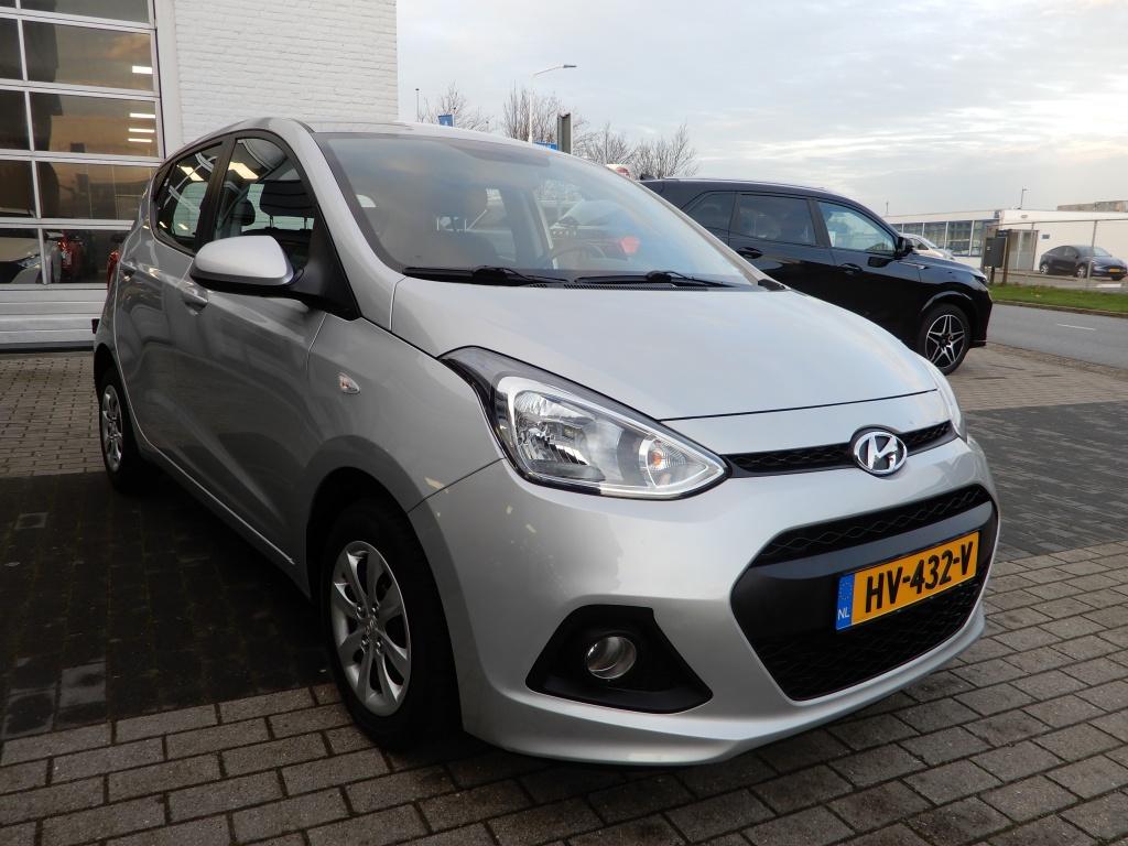 Hyundai I 10 1.0i i-motion comfort | cruise control | climate control |