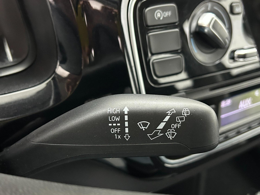 Volkswagen UP! occasion 1.0 high up! bluemotion | zwart | airco | aux | twe