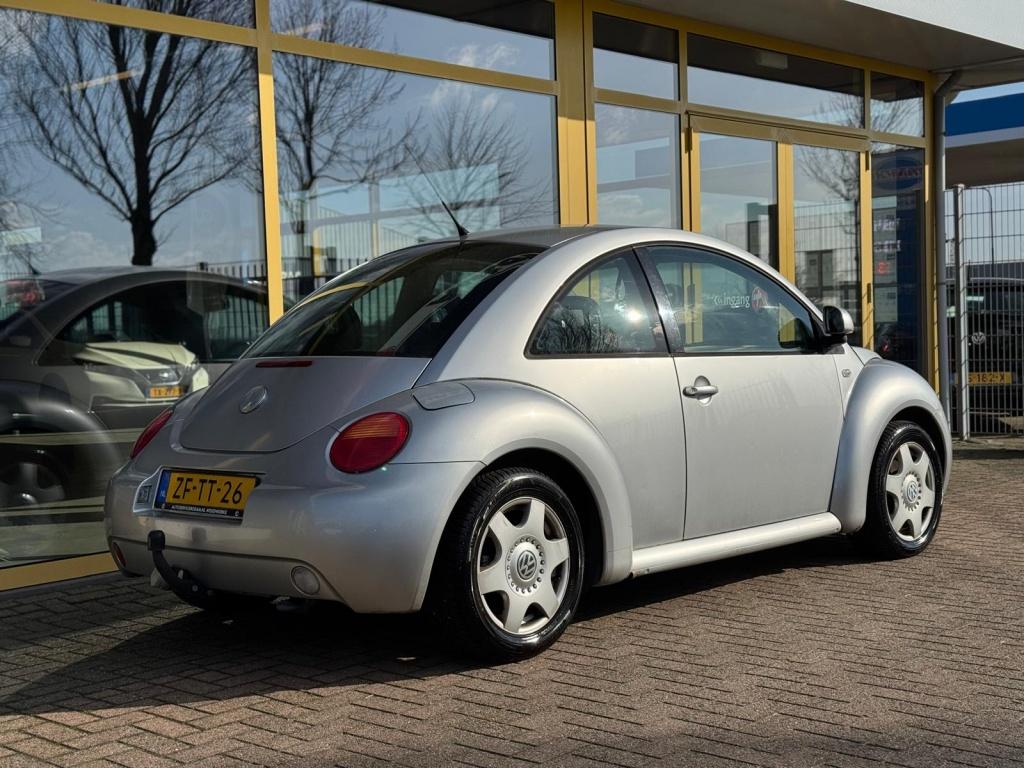 Volkswagen New Beetle 2.0 highline
