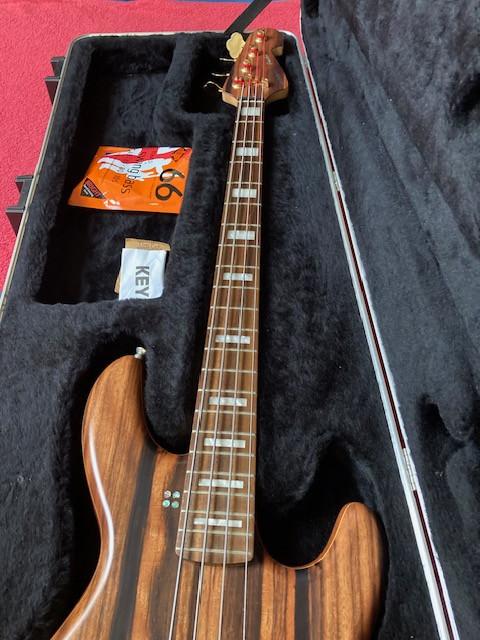 Sandberg Panther Rarewood 4-snarige j-bass