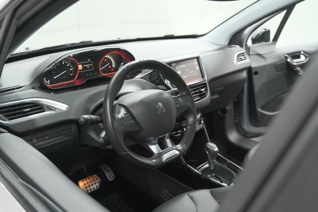 Peugeot 2008 puretech 110 eat6 gt | trekhaak | camera | panoramadak | apple