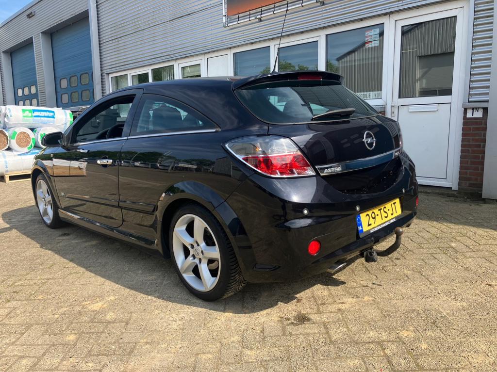 Opel Astra gtc 1.6 cosmo