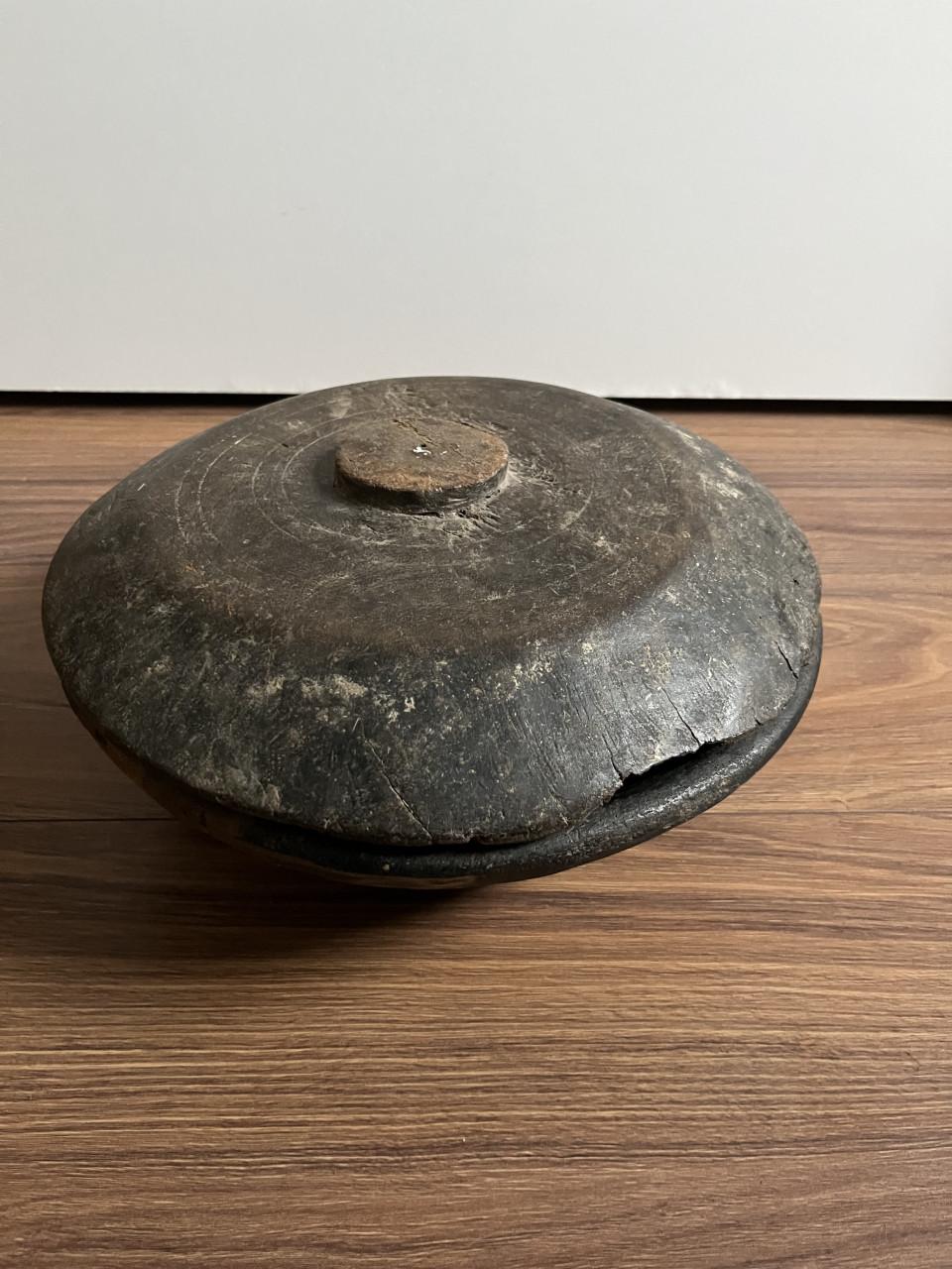 Houten schaal met deksel