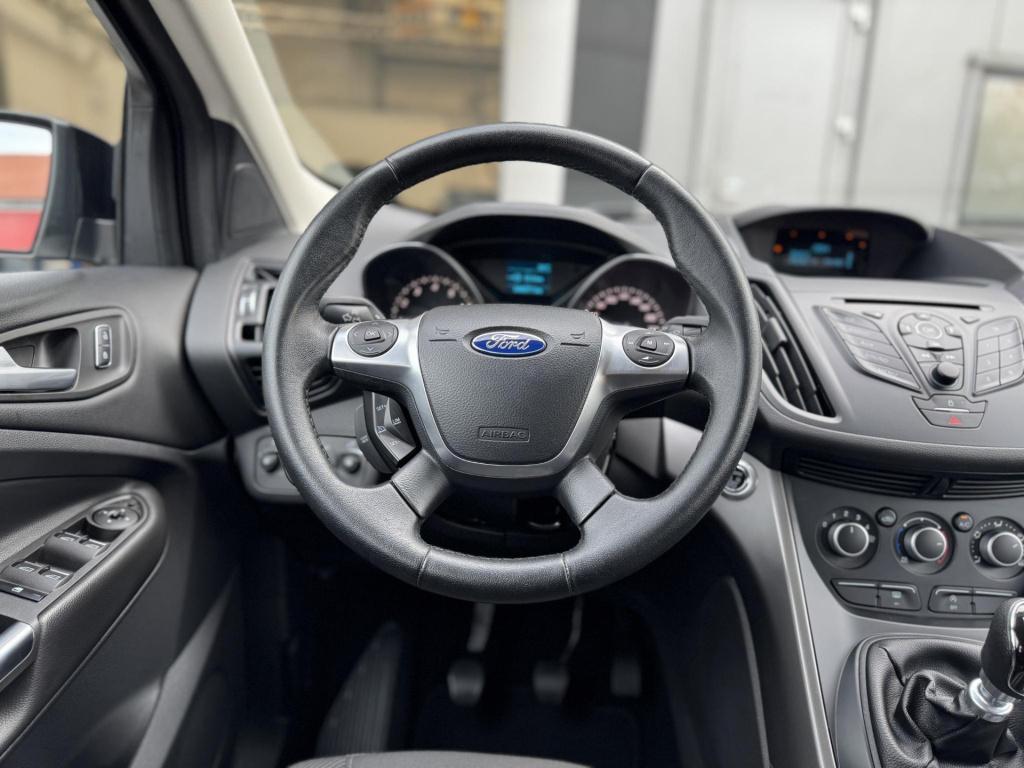 Ford Kuga 1.5 trend nl-auto, 1800kg trekgewicht!