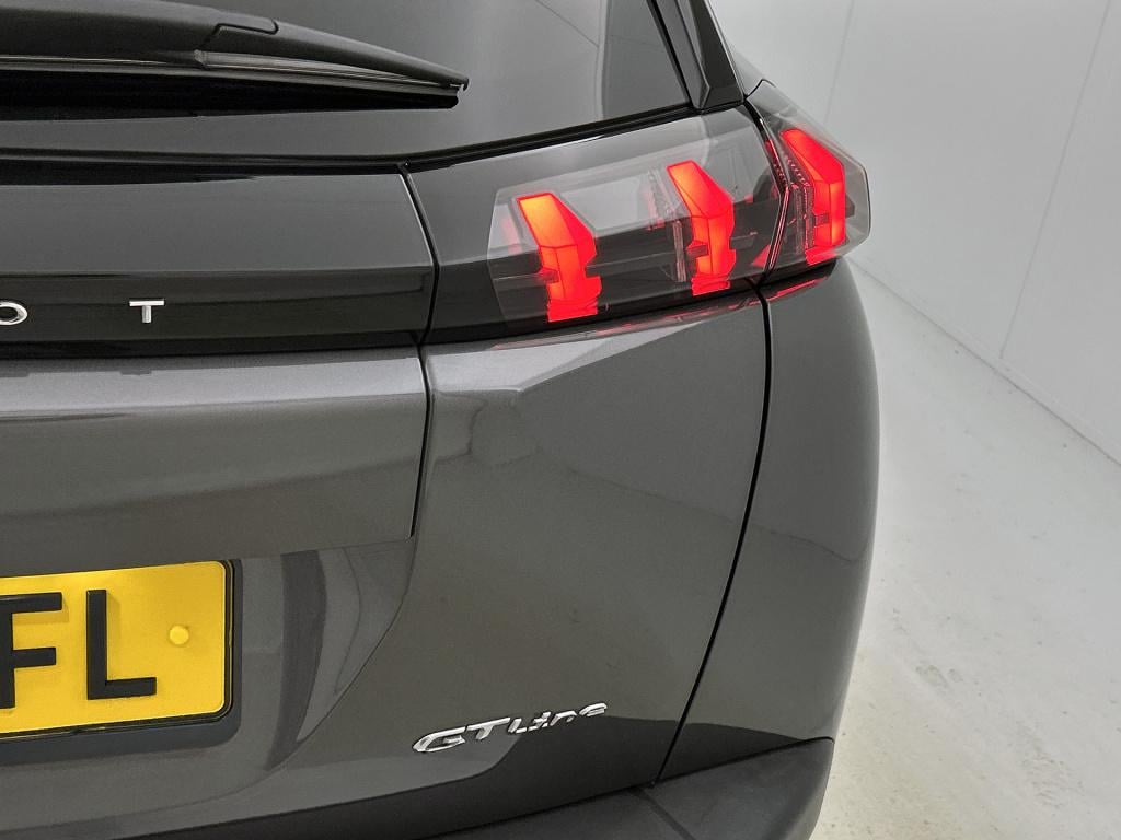 Peugeot 2008 130 pk gt-line | rijklaar | adaptive cc | navigatie | 3d cockp