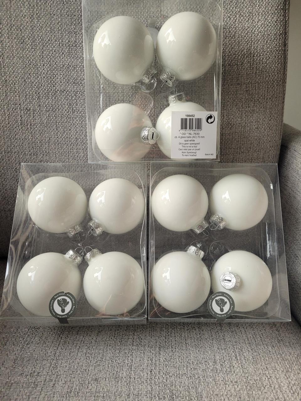 Partij nieuwe kerstballen !!