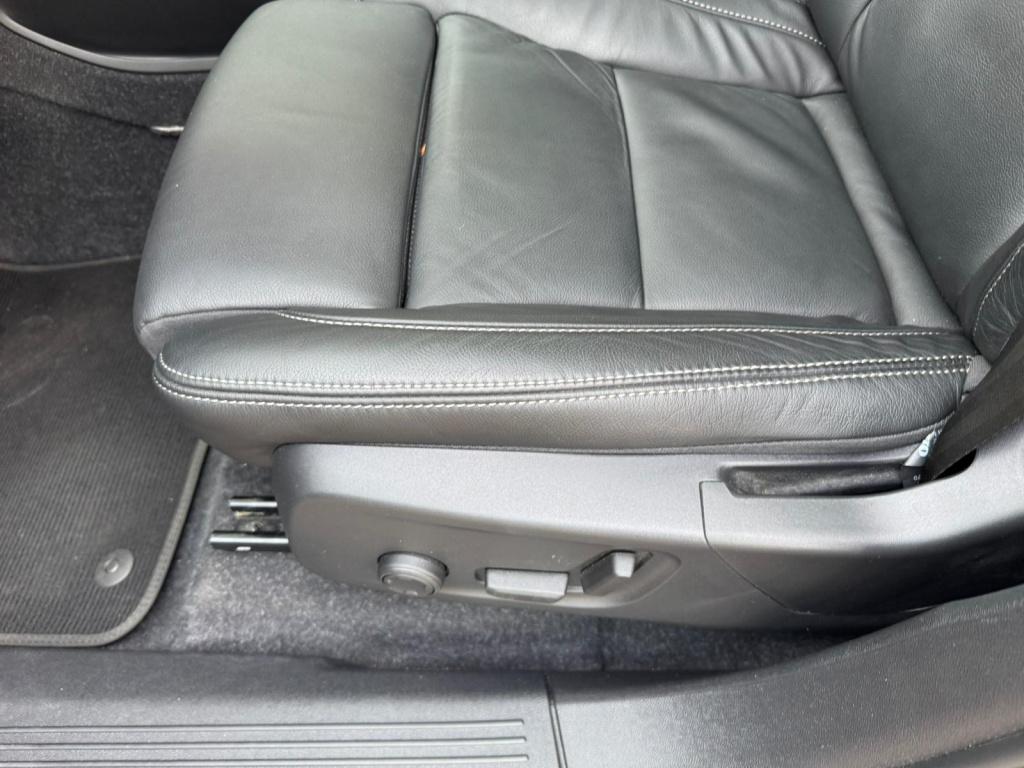 Volvo XC40 recharge p8 awd r-design