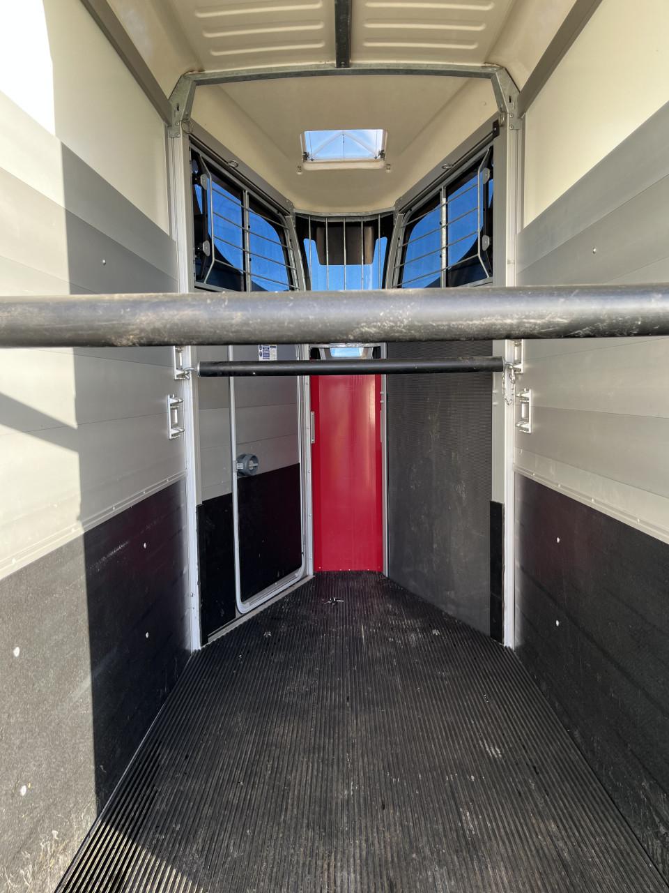 Volledig aluminium Ifor HB403 met voorlosklep en klep/deur