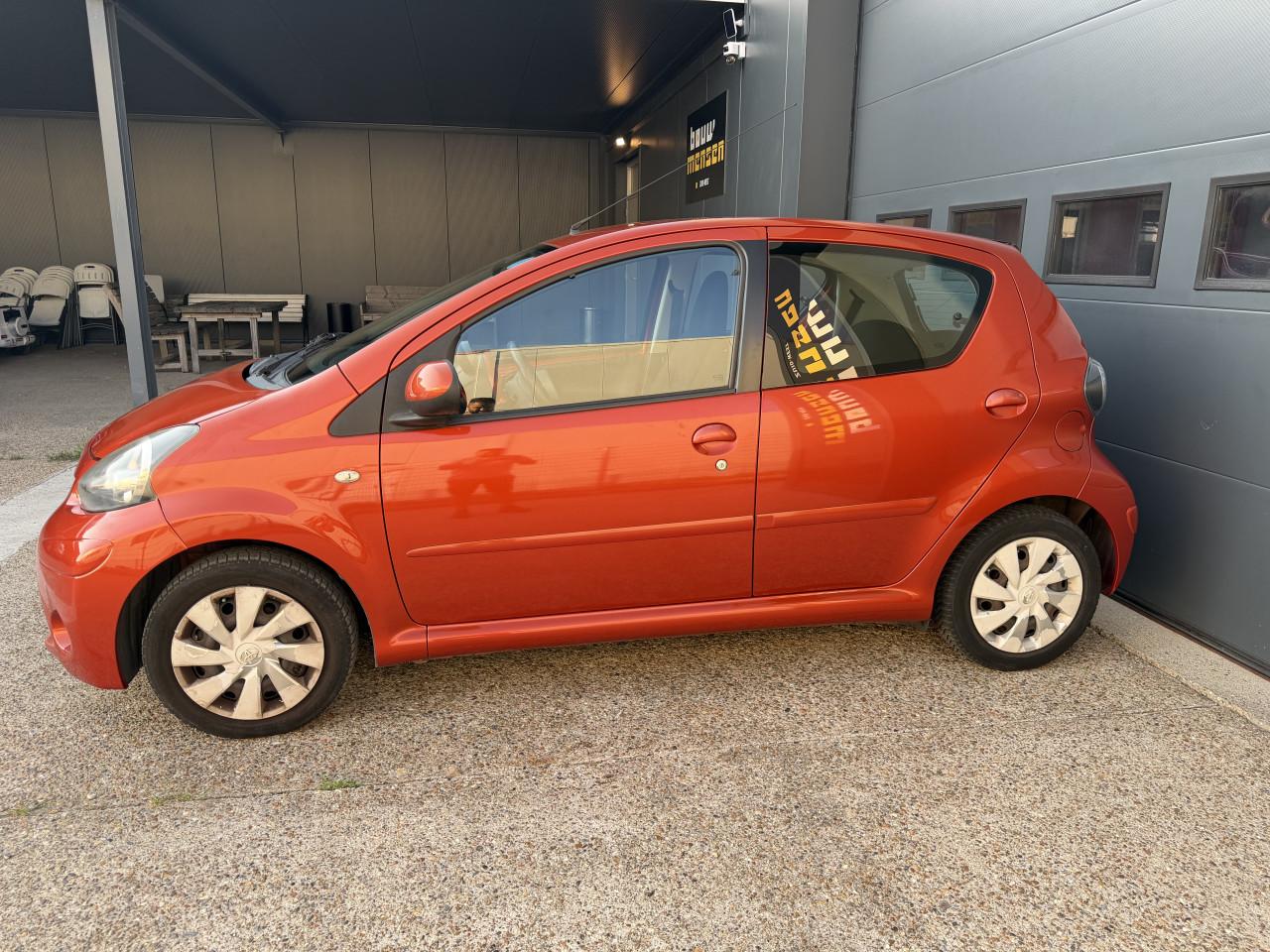 Toyota Aygo 1.0 12V Vvt-i 5DRS 2013 Dynamic Orange Airco Apk
