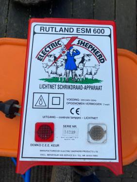 Te koop: schrikapparaat schrikdraadapparaat weideklok stroomklok