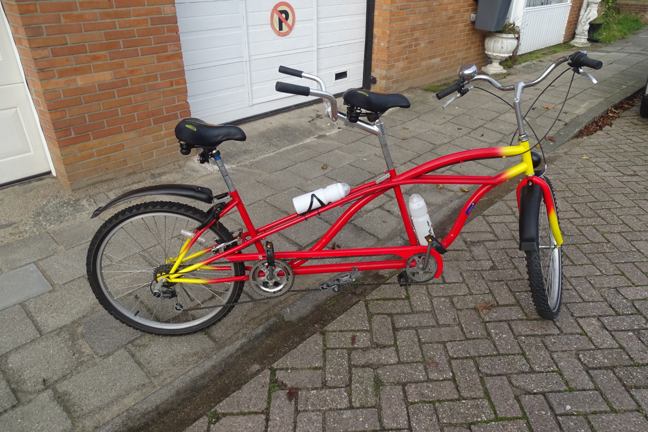 Praktisch nieuwe (Sport-)tandem te koop + Gazelle damesfiets