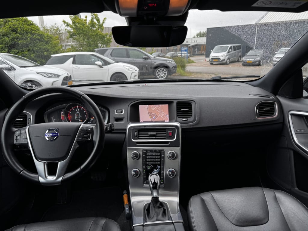Volvo V60 cross country 2.0 t5 polar+ | 19" lmv | on-call | trekhaak