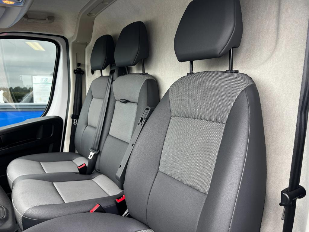 Opel Movano 2.2d 180 s&s l3h2 3.5t camera, pdc, carplay, betimmering enz..