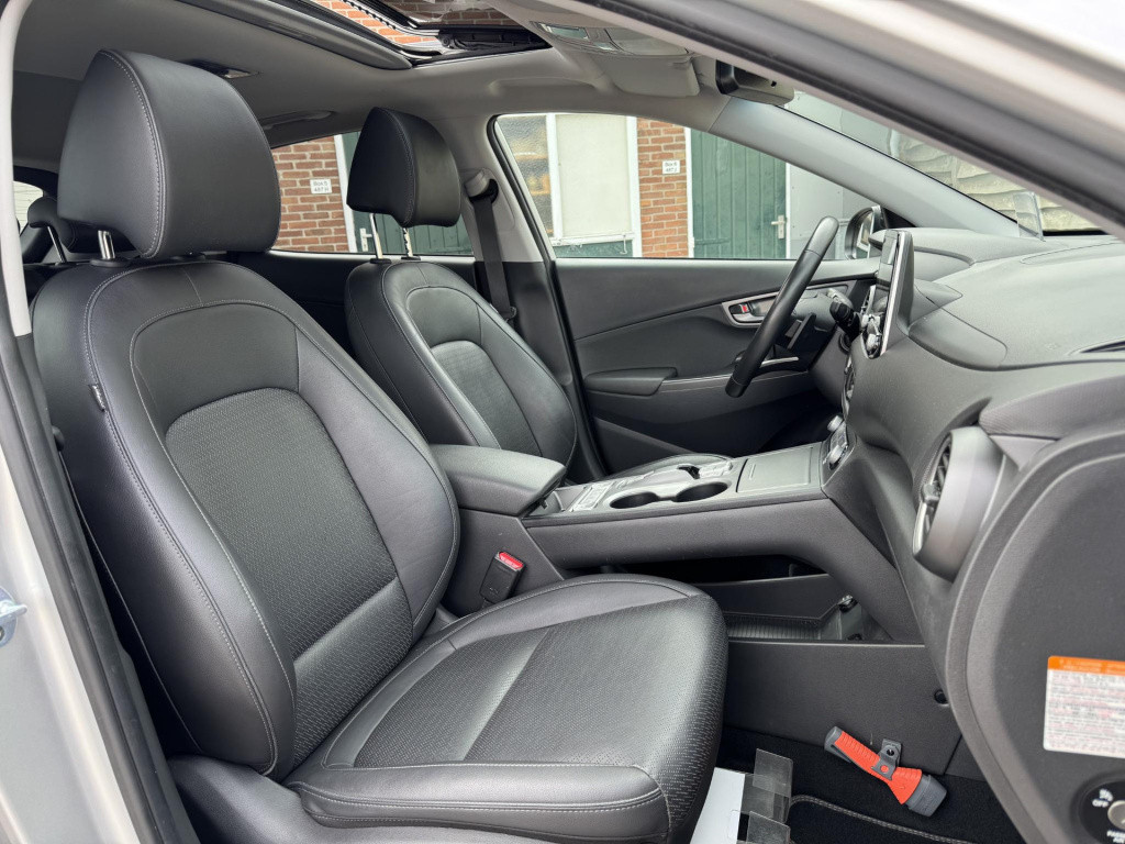 Hyundai Kona ev premium 64 kwh 3-fase lader | schuif-/kanteldak | navigatie