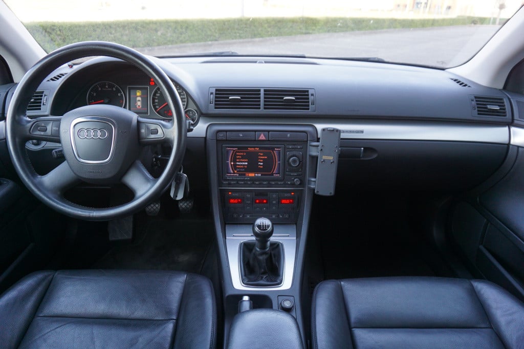 Audi A4 avant 3.2 fsi quattro pro line airco / cruise / navi / trekhaak / p