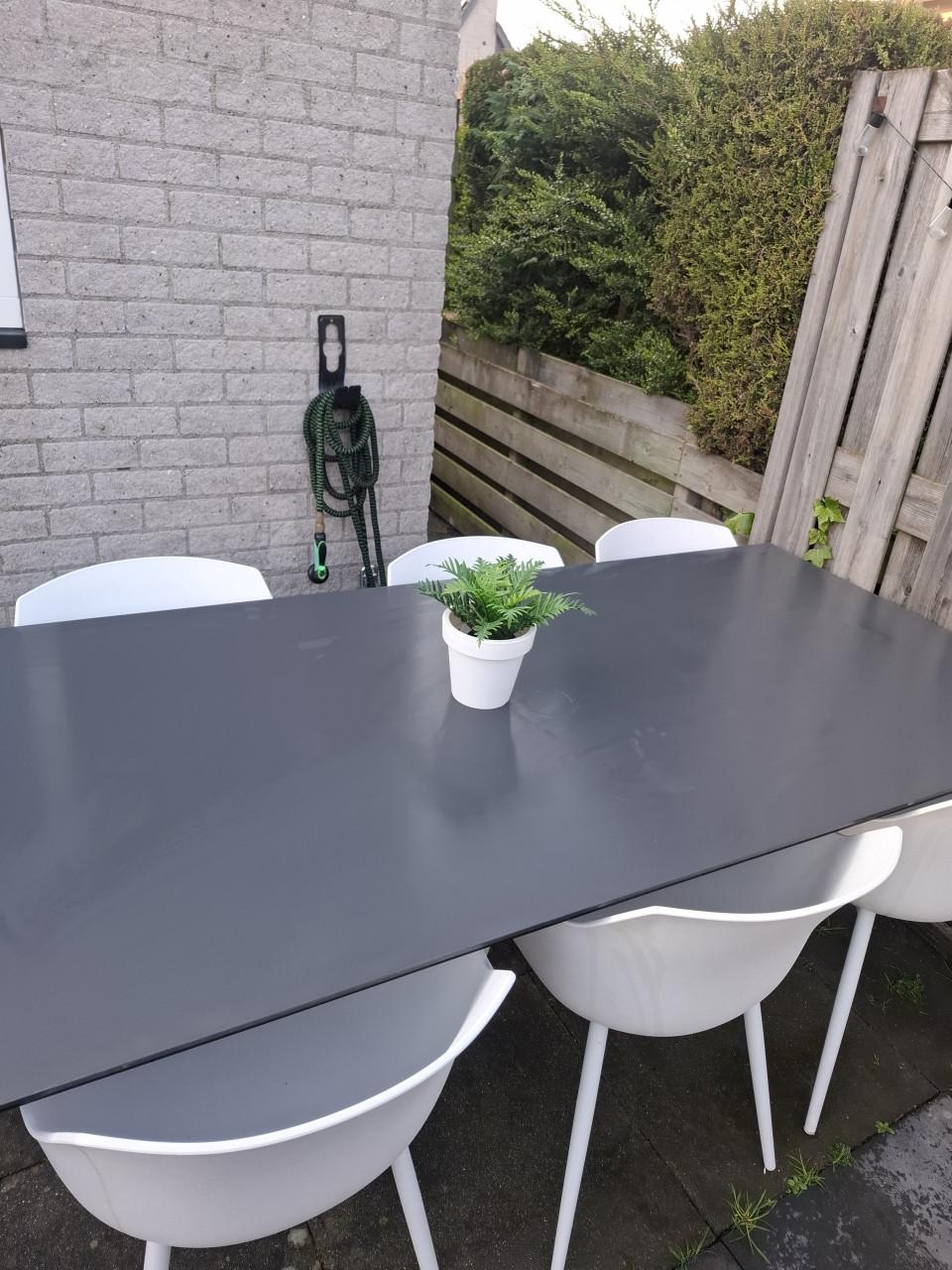 Tuintafel met stoelen