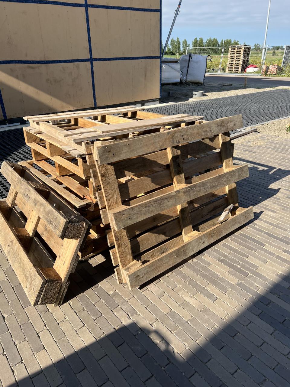Gratis hele stapel pallets op te halen