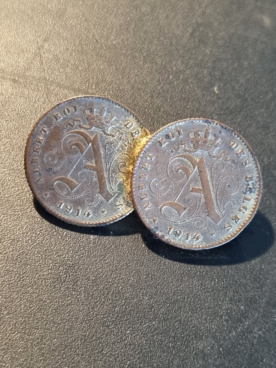 Speldjes/pins Bieden mag per stuk, aantal of alles in 1x T.e.a.b.