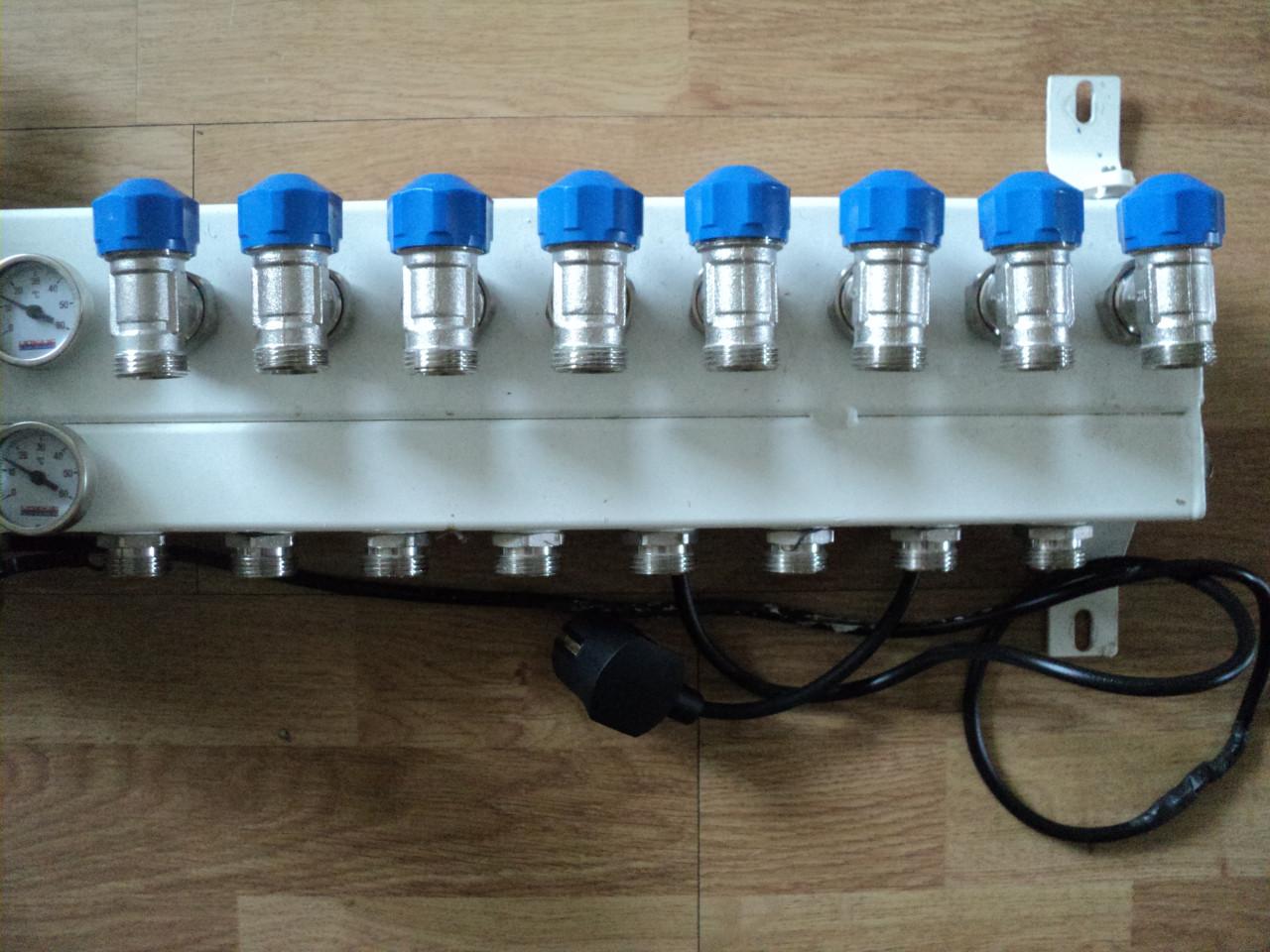 Perfecte 8 groep verdeler vloerverwarming met ENERGI ZUINIGE POMP