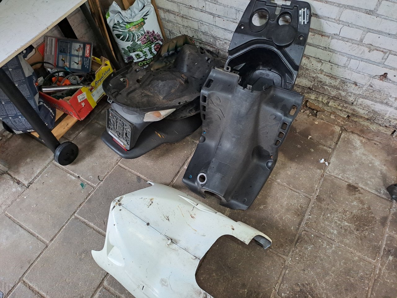 Te koop peugeot speedfight met kenteken