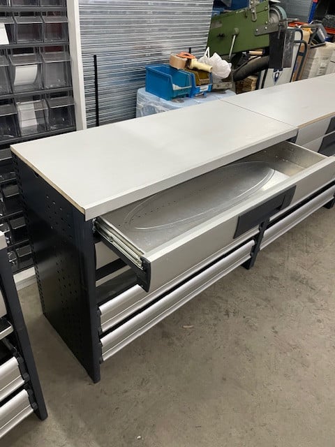 Bott bedrijfswagen inrichting  ladenkasten.