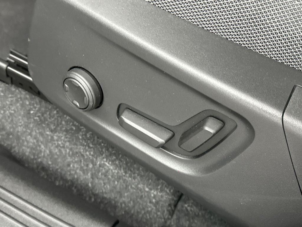 Volvo Ec40 extended range plus dark