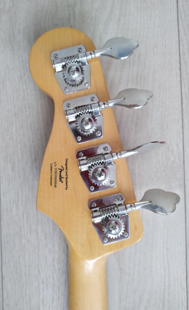 Squier Classic Vibe Jazz Bass Daphne Blue met extra's ZGAN!