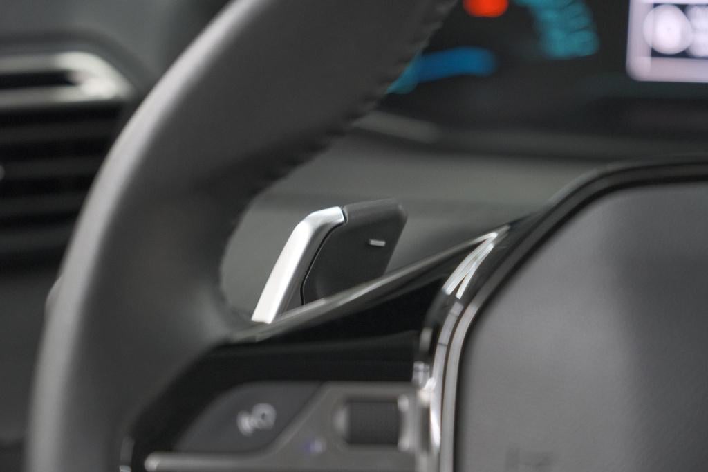 Peugeot 208 1.2 hybrid 110 e-dcs6 style | parkeersensoren | apple carplay |