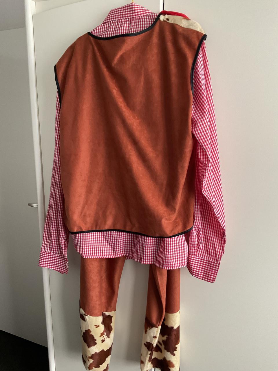 Cowboy pak.    carnaval.   maat XL