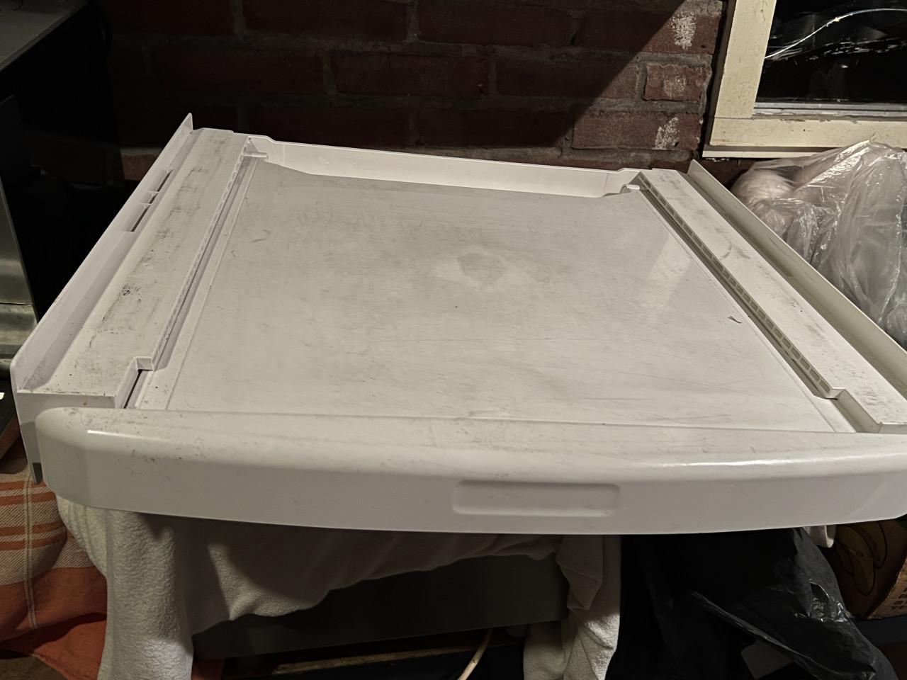 AEG Stapelkit met uittrekbare legplank Geschikt voor wasmachine en droger