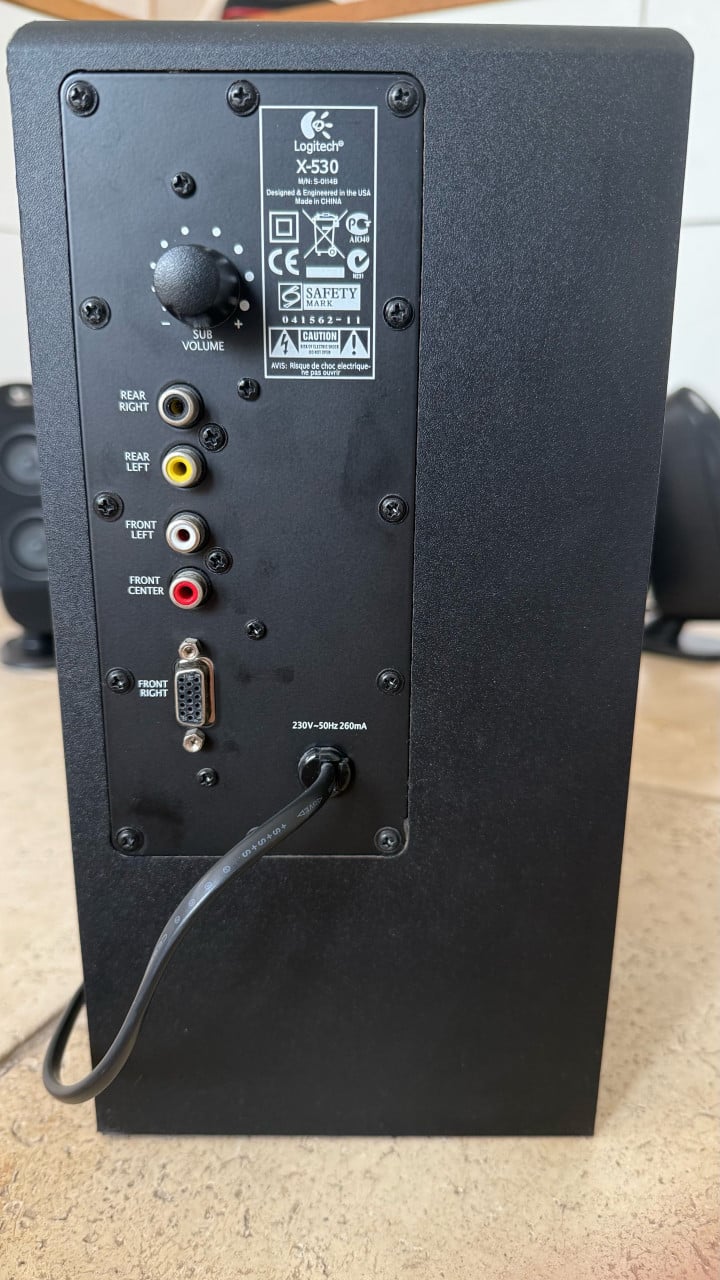 Logitech X-530   5.1 surround speakerset