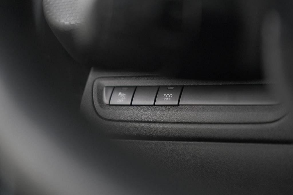 Peugeot 2008 puretech 110 allure | trekhaak | apple carplay | parkeersensor