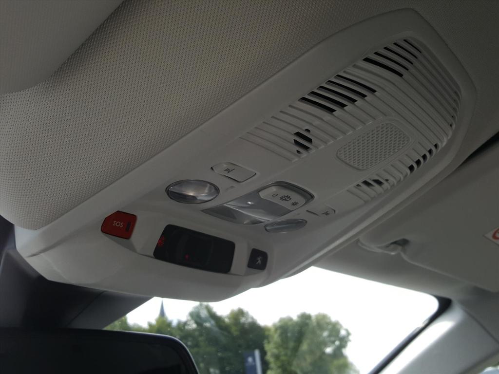Peugeot 3008 1.2 130pk s&s allure apple carplay & android auto | navigatie 