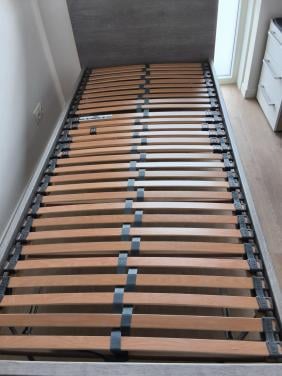 Bed met verstelbare bodem