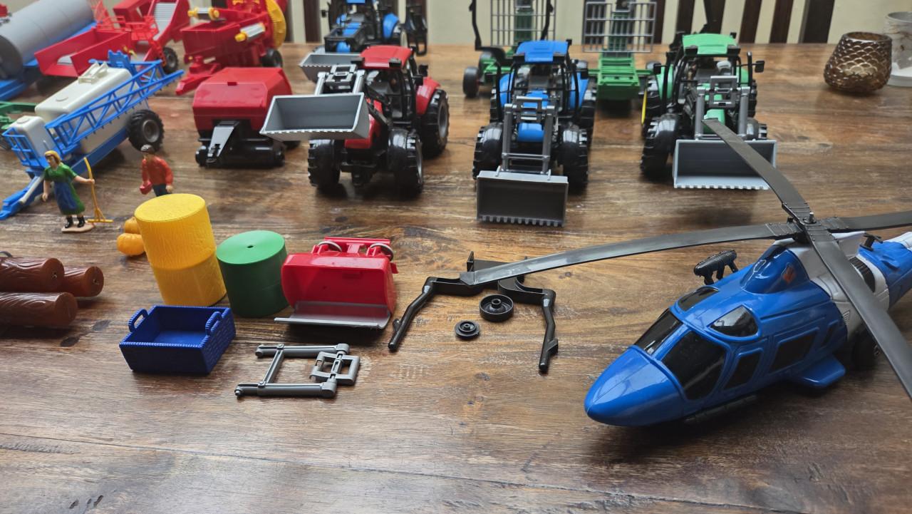 Grote verzameling speelgoed landbouwvoertuigen