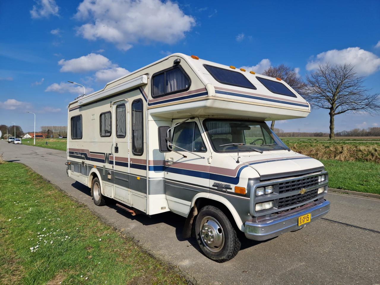 Chevrolet chevy v30 winnebago