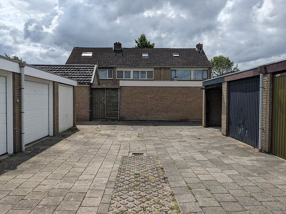 Garagebox aan de Castor te Oostburg