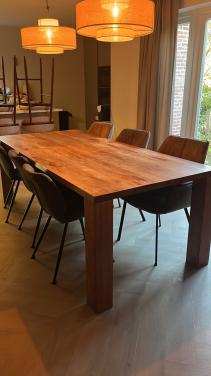 Eetkamertafel massief hout
