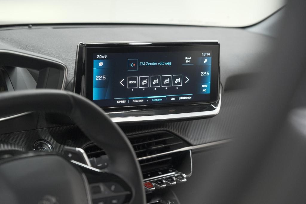 Peugeot 208 puretech 100 eat8 allure | camera | navigatie | apple carplay |