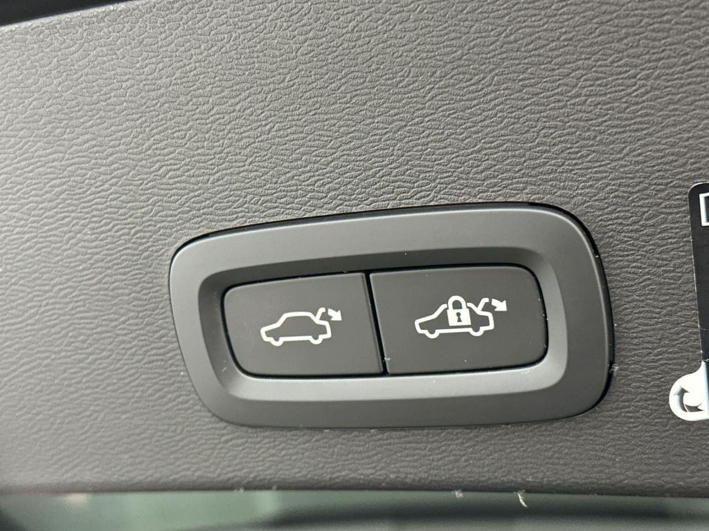 Volvo XC40 p8 408pk recharge r-design| cruise.controle| stoelverwarming
