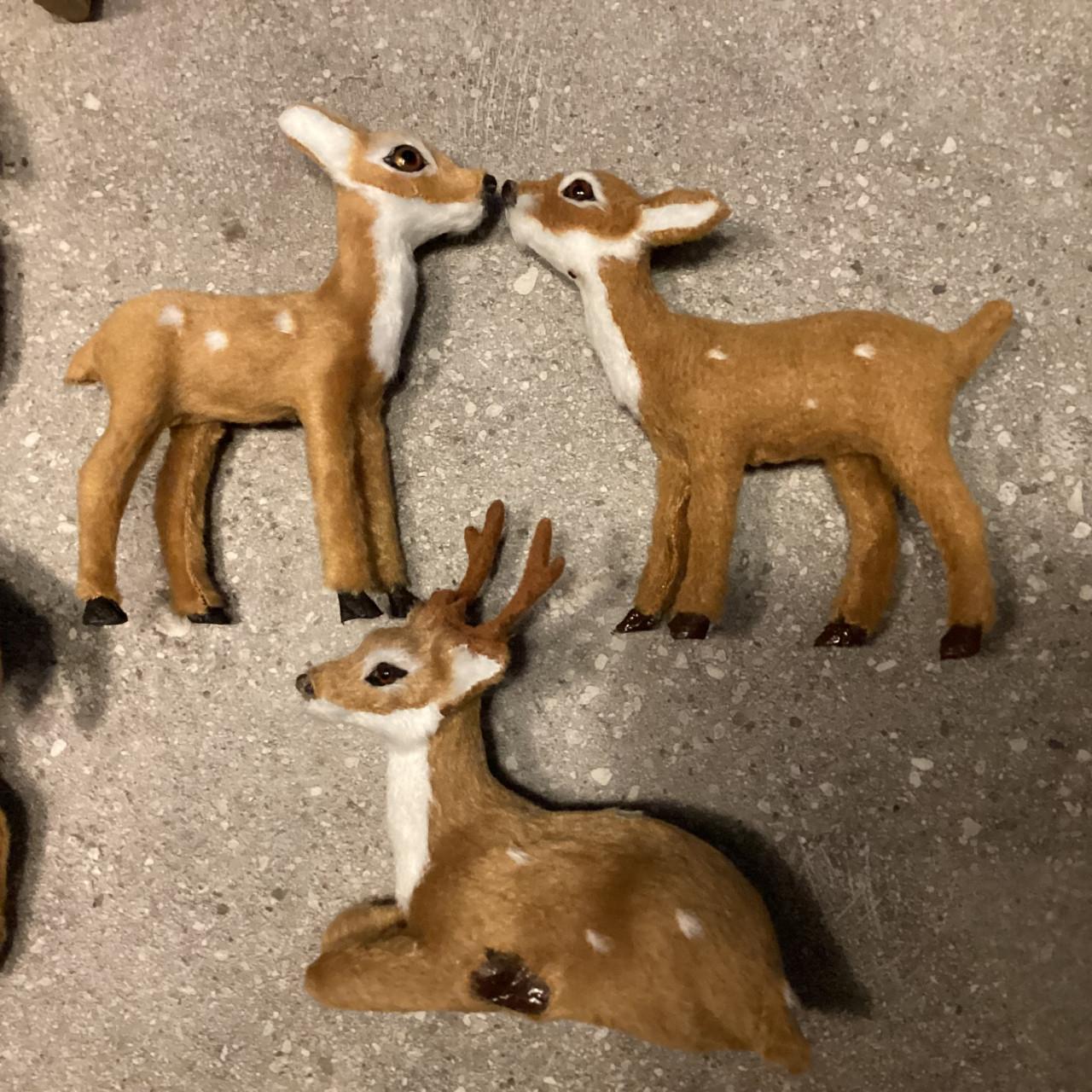 Div.Kerst decoratie,s Hertjes ,houten huisjes ,boompjes