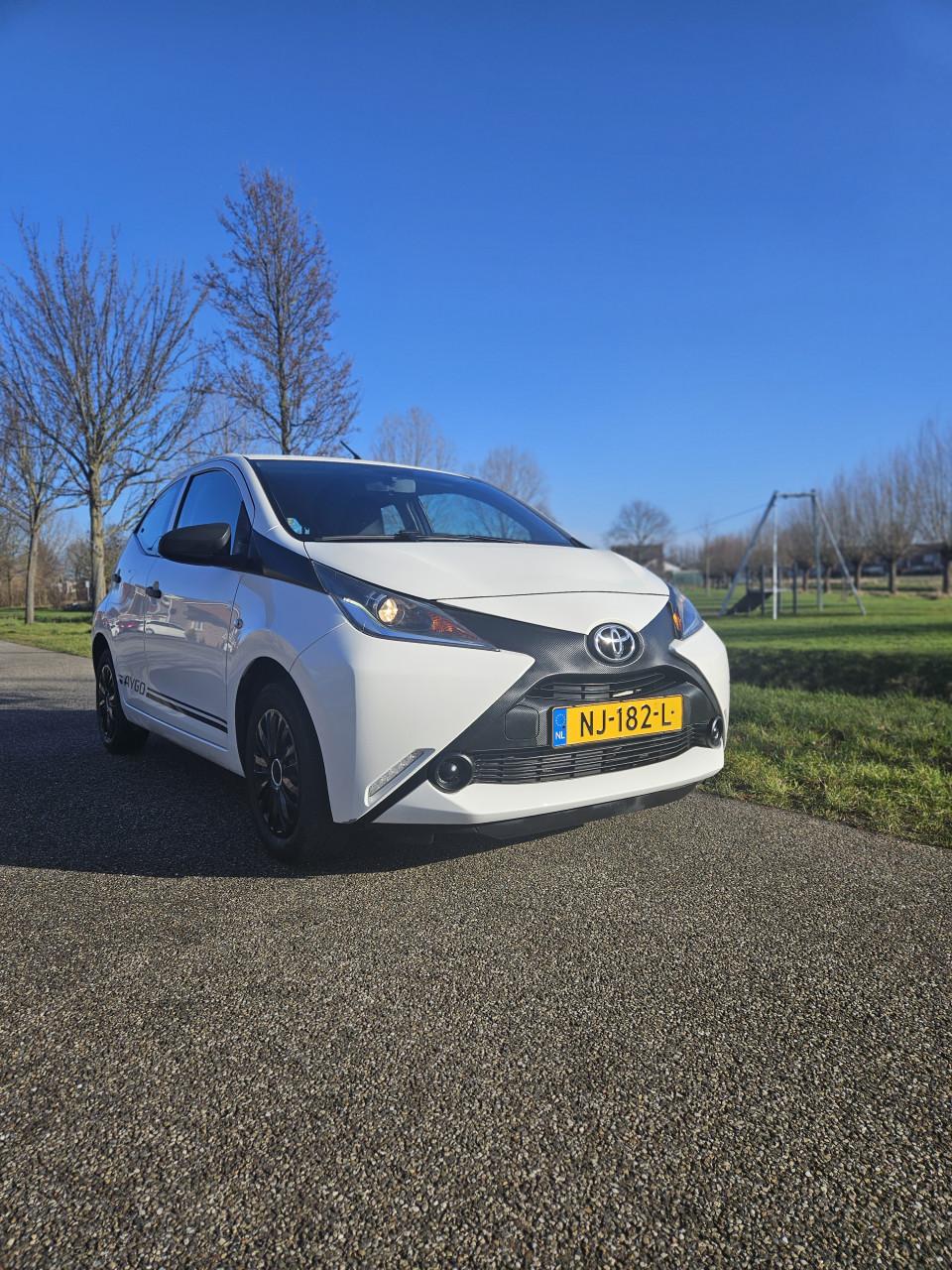 Zuinige Toyota Aygo 1.0 (2017) | 96.650 km | Airco + Cruise | 4-deurs